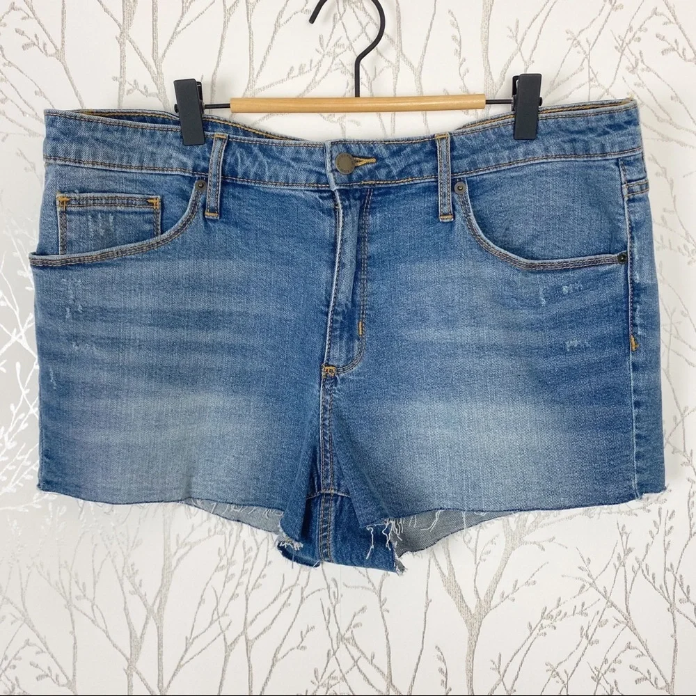 UNIVERSAL THREAD High-Rise Shortie Jean Shorts 16